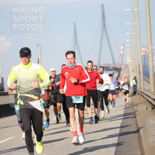 03.10.2025 - Köhlbrandbrückenlauf Jannik Wohlers http://msf.ph/oto/9078537 03.10.2025 09:45:49 Position 3 1067, 3525 meine-sportfotos.de
