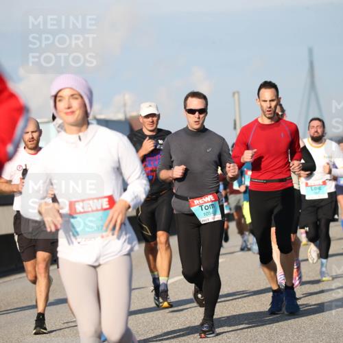 03.10.2025 - Köhlbrandbrückenlauf Jannik Wohlers http://msf.ph/oto/9078609 03.10.2025 09:45:54 Position 3 0, 3837, 1054 meine-sportfotos.de