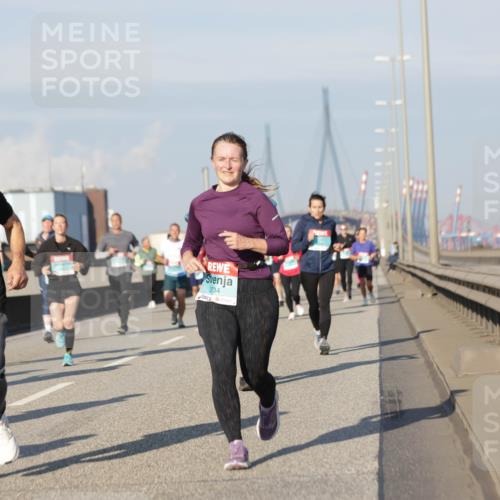 03.10.2025 - Köhlbrandbrückenlauf Jannik Wohlers http://msf.ph/oto/9078649 03.10.2025 09:53:04 Position 3 1336, 2734 meine-sportfotos.de