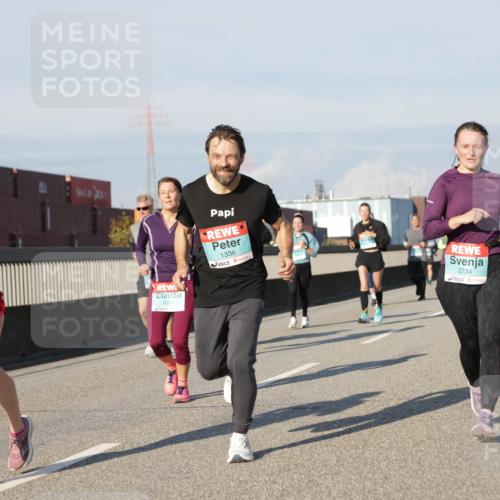03.10.2025 - Köhlbrandbrückenlauf Jannik Wohlers http://msf.ph/oto/9078682 03.10.2025 09:53:05 Position 3 2731, 330, 1336, 2734 meine-sportfotos.de