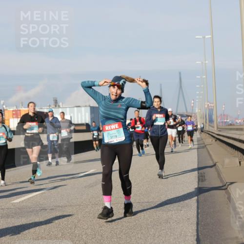 03.10.2025 - Köhlbrandbrückenlauf Jannik Wohlers http://msf.ph/oto/9078802 03.10.2025 09:53:07 Position 3 3778 meine-sportfotos.de