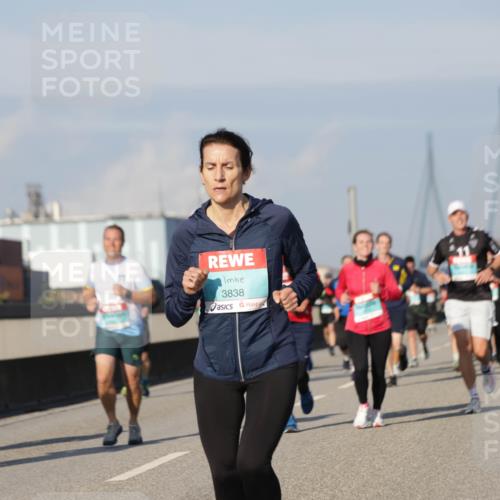 03.10.2025 - Köhlbrandbrückenlauf Jannik Wohlers http://msf.ph/oto/9078882 03.10.2025 09:53:09 Position 3 3838 meine-sportfotos.de