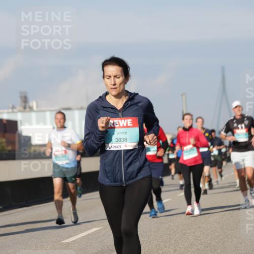 03.10.2025 - Köhlbrandbrückenlauf Jannik Wohlers http://msf.ph/oto/9078887 03.10.2025 09:53:09 Position 3 3838 meine-sportfotos.de