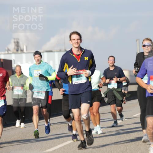 03.10.2025 - Köhlbrandbrückenlauf Jannik Wohlers http://msf.ph/oto/9079070 03.10.2025 09:53:15 Position 3 1849, 1238, 2877, 1532, 2716 meine-sportfotos.de