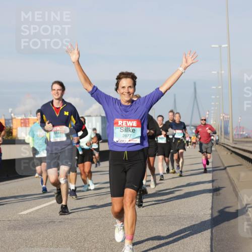 03.10.2025 - Köhlbrandbrückenlauf Jannik Wohlers http://msf.ph/oto/9079142 03.10.2025 09:53:17 Position 3 1849, 2677 meine-sportfotos.de