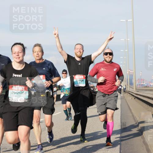 03.10.2025 - Köhlbrandbrückenlauf Jannik Wohlers http://msf.ph/oto/9079304 03.10.2025 09:53:21 Position 3 1506, 1335, 193 meine-sportfotos.de