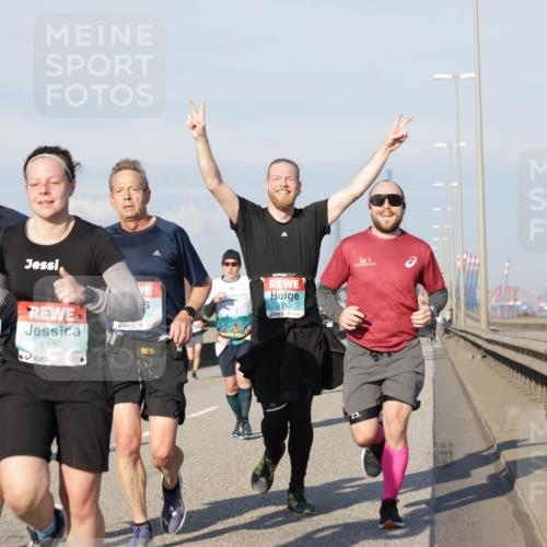 03.10.2025 - Köhlbrandbrückenlauf Jannik Wohlers http://msf.ph/oto/9079309 03.10.2025 09:53:21 Position 3 150, 1335, 2793 meine-sportfotos.de
