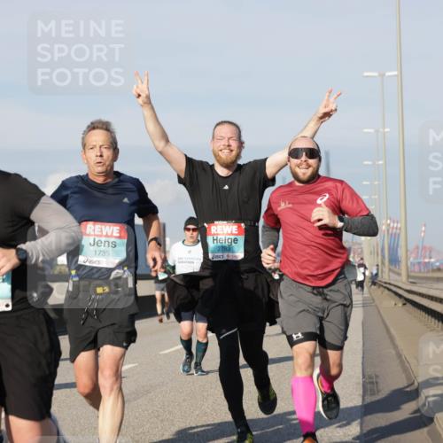 03.10.2025 - Köhlbrandbrückenlauf Jannik Wohlers http://msf.ph/oto/9079335 03.10.2025 09:53:21 Position 3 1335, 1739, 9, 2793, 6, 11 meine-sportfotos.de