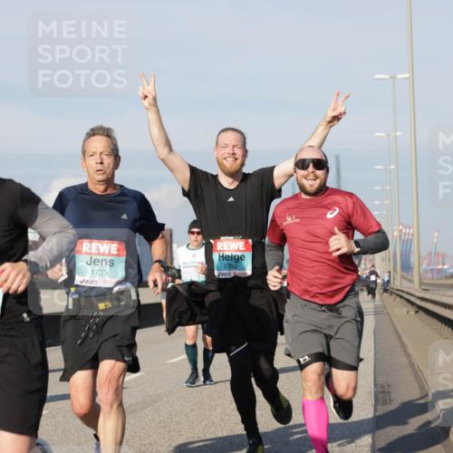 03.10.2025 - Köhlbrandbrückenlauf Jannik Wohlers http://msf.ph/oto/9079339 03.10.2025 09:53:21 Position 3 1506, 1335, 1739, 2793, 11 meine-sportfotos.de