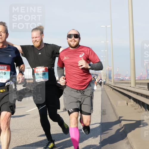03.10.2025 - Köhlbrandbrückenlauf Jannik Wohlers http://msf.ph/oto/9079370 03.10.2025 09:53:22 Position 3 1739, 2793, 1 meine-sportfotos.de