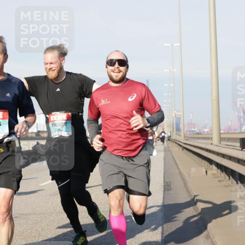 03.10.2025 - Köhlbrandbrückenlauf Jannik Wohlers http://msf.ph/oto/9079377 03.10.2025 09:53:22 Position 3 1739, 2793 meine-sportfotos.de