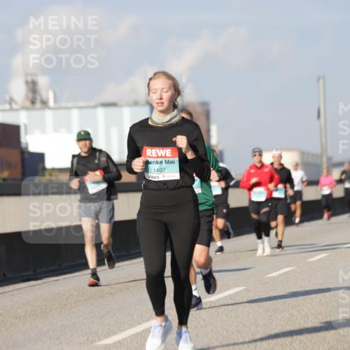 03.10.2025 - Köhlbrandbrückenlauf Jannik Wohlers http://msf.ph/oto/9079413 03.10.2025 09:53:25 Position 3 1407 meine-sportfotos.de