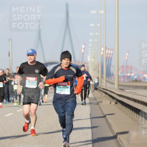 03.10.2025 - Köhlbrandbrückenlauf Jannik Wohlers http://msf.ph/oto/9079472 03.10.2025 09:53:32 Position 3 1369, 2805 meine-sportfotos.de
