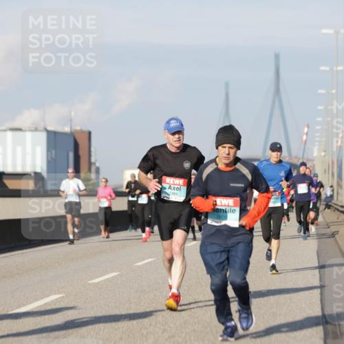 03.10.2025 - Köhlbrandbrückenlauf Jannik Wohlers http://msf.ph/oto/9079506 03.10.2025 09:53:33 Position 3 1784, 1369, 2805 meine-sportfotos.de