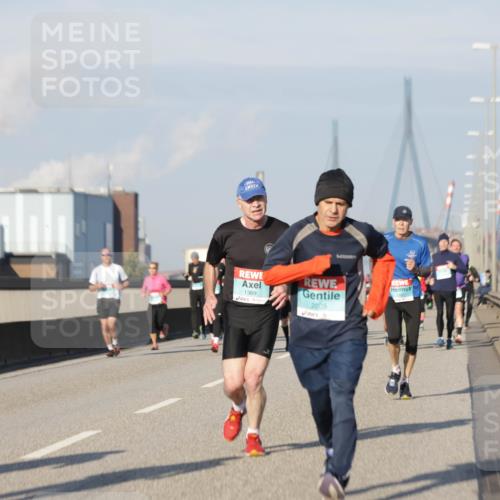 03.10.2025 - Köhlbrandbrückenlauf Jannik Wohlers http://msf.ph/oto/9079528 03.10.2025 09:53:33 Position 3 54, 1369, 2805 meine-sportfotos.de