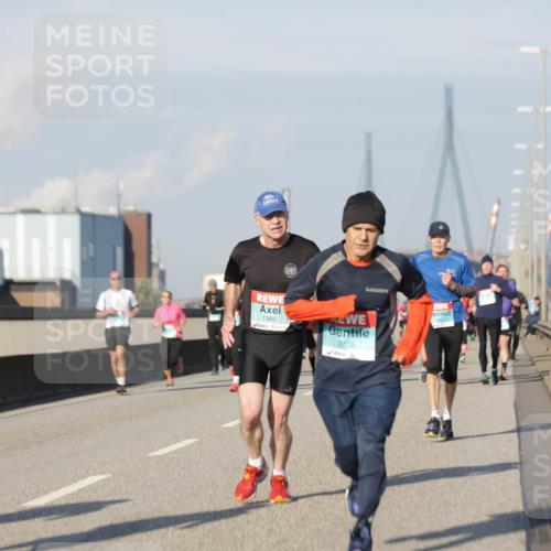 03.10.2025 - Köhlbrandbrückenlauf Jannik Wohlers http://msf.ph/oto/9079532 03.10.2025 09:53:33 Position 3 1369, 2805 meine-sportfotos.de