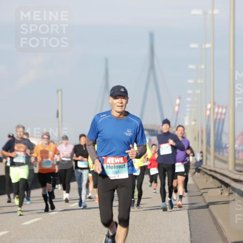 03.10.2025 - Köhlbrandbrückenlauf Jannik Wohlers http://msf.ph/oto/9079599 03.10.2025 09:53:36 Position 3 3261 meine-sportfotos.de