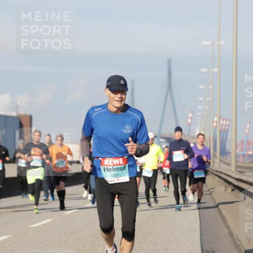 03.10.2025 - Köhlbrandbrückenlauf Jannik Wohlers http://msf.ph/oto/9079656 03.10.2025 09:53:38 Position 3 222, 3261 meine-sportfotos.de