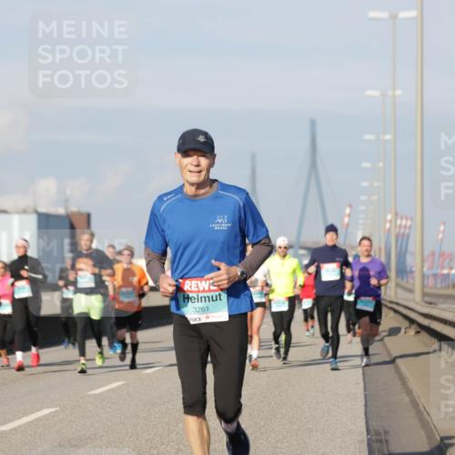 03.10.2025 - Köhlbrandbrückenlauf Jannik Wohlers http://msf.ph/oto/9079677 03.10.2025 09:53:38 Position 3 222, 3261 meine-sportfotos.de