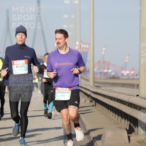 03.10.2025 - Köhlbrandbrückenlauf Jannik Wohlers http://msf.ph/oto/9079880 03.10.2025 09:53:42 Position 3 1257, 2990 meine-sportfotos.de