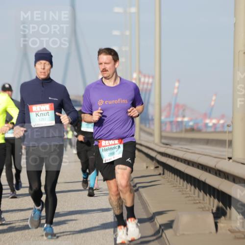 03.10.2025 - Köhlbrandbrückenlauf Jannik Wohlers http://msf.ph/oto/9079887 03.10.2025 09:53:42 Position 3 1257, 2990 meine-sportfotos.de
