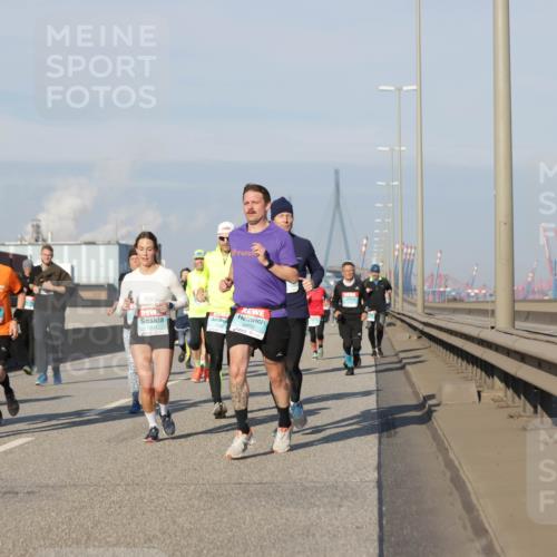 03.10.2025 - Köhlbrandbrückenlauf Jannik Wohlers http://msf.ph/oto/9079927 03.10.2025 09:53:43 Position 3 2942, 2990, 1203 meine-sportfotos.de