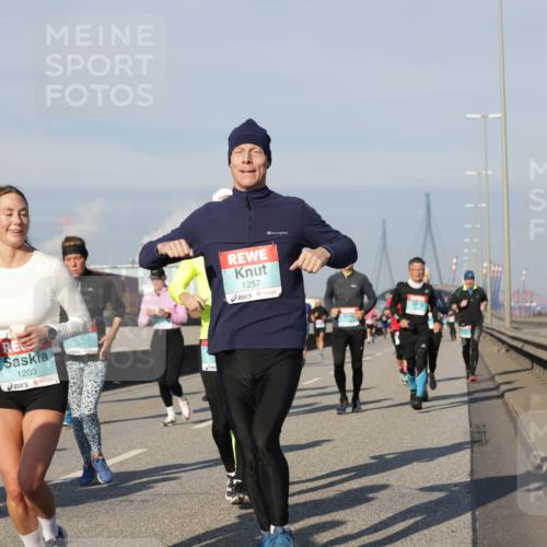 03.10.2025 - Köhlbrandbrückenlauf Jannik Wohlers http://msf.ph/oto/9079982 03.10.2025 09:53:45 Position 3 1203, 3811, 1257 meine-sportfotos.de