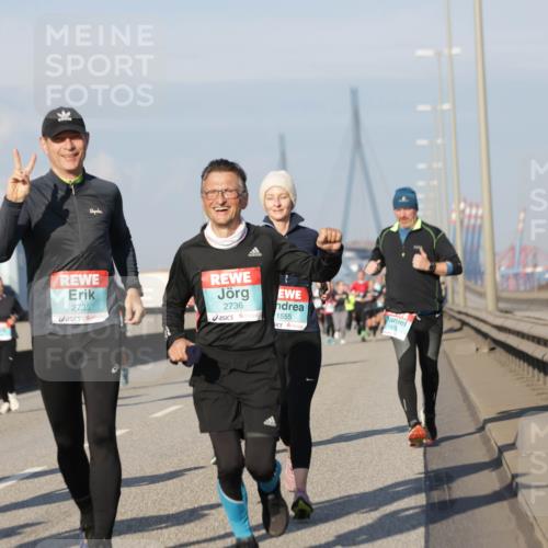 03.10.2025 - Köhlbrandbrückenlauf Jannik Wohlers http://msf.ph/oto/9080093 03.10.2025 09:53:47 Position 3 641, 2735, 2736, 1555, 1878 meine-sportfotos.de