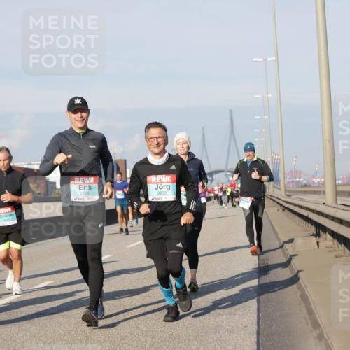 03.10.2025 - Köhlbrandbrückenlauf Jannik Wohlers http://msf.ph/oto/9080127 03.10.2025 09:53:48 Position 3 1409, 2735, 2736 meine-sportfotos.de