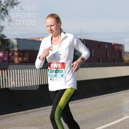 03.10.2025 - Köhlbrandbrückenlauf Jannik Wohlers http://msf.ph/oto/9080334 03.10.2025 09:54:03 Position 3 1742 meine-sportfotos.de