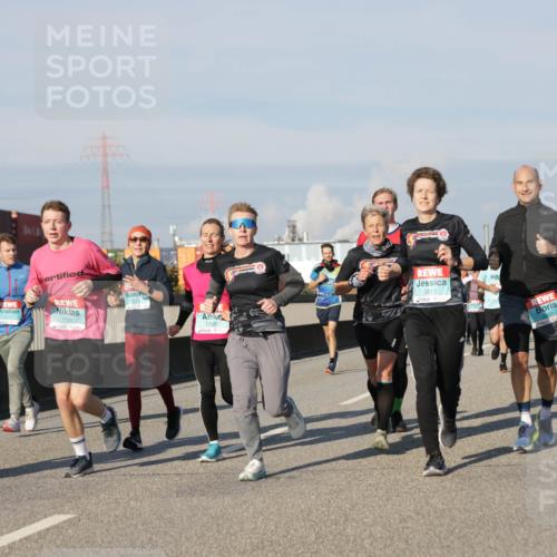 03.10.2025 - Köhlbrandbrückenlauf Jannik Wohlers http://msf.ph/oto/9080507 03.10.2025 09:54:07 Position 3 1755, 1670, 1355, 3010 meine-sportfotos.de