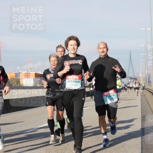 03.10.2025 - Köhlbrandbrückenlauf Jannik Wohlers http://msf.ph/oto/9080545 03.10.2025 09:54:08 Position 3 1670, 3010, 3369 meine-sportfotos.de