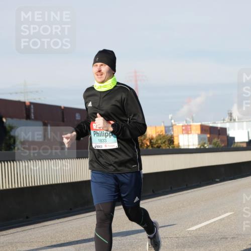 03.10.2025 - Köhlbrandbrückenlauf Jannik Wohlers http://msf.ph/oto/9080868 03.10.2025 09:54:21 Position 3 1833 meine-sportfotos.de