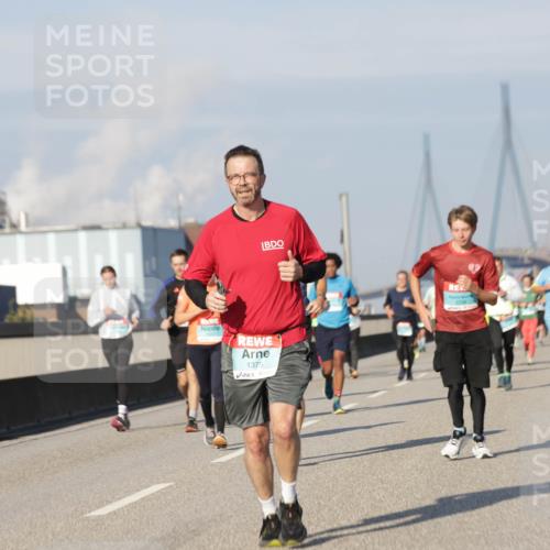 03.10.2025 - Köhlbrandbrückenlauf Jannik Wohlers http://msf.ph/oto/9080873 03.10.2025 09:54:22 Position 3 1375 meine-sportfotos.de