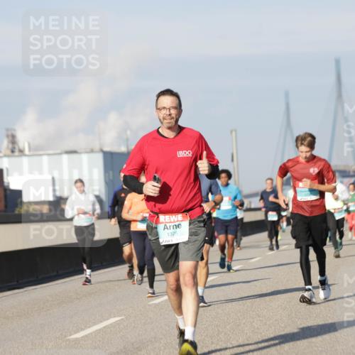 03.10.2025 - Köhlbrandbrückenlauf Jannik Wohlers http://msf.ph/oto/9080884 03.10.2025 09:54:22 Position 3 1375 meine-sportfotos.de