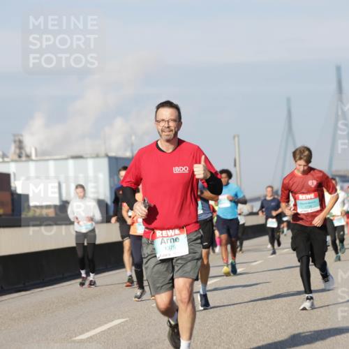 03.10.2025 - Köhlbrandbrückenlauf Jannik Wohlers http://msf.ph/oto/9080901 03.10.2025 09:54:23 Position 3 1375, 3738 meine-sportfotos.de