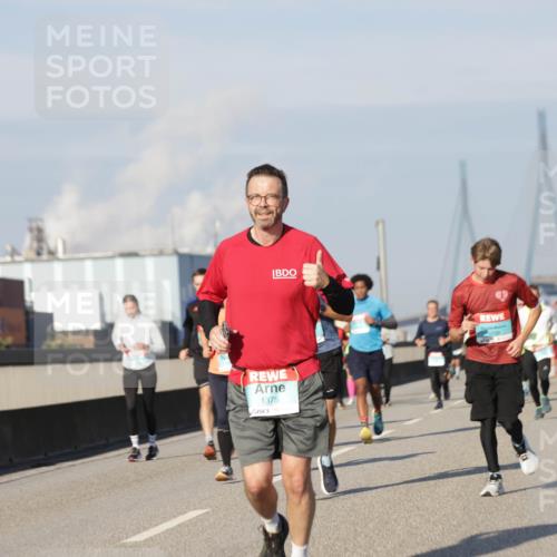 03.10.2025 - Köhlbrandbrückenlauf Jannik Wohlers http://msf.ph/oto/9080909 03.10.2025 09:54:23 Position 3 1375 meine-sportfotos.de