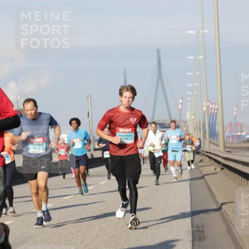 03.10.2025 - Köhlbrandbrückenlauf Jannik Wohlers http://msf.ph/oto/9080923 03.10.2025 09:54:24 Position 3 1375, 2026, 3738 meine-sportfotos.de