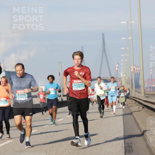 03.10.2025 - Köhlbrandbrückenlauf Jannik Wohlers http://msf.ph/oto/9080940 03.10.2025 09:54:24 Position 3 1343, 2026, 3738 meine-sportfotos.de