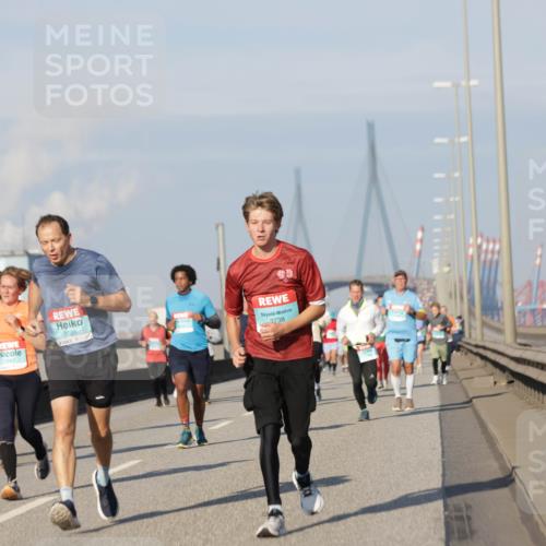 03.10.2025 - Köhlbrandbrückenlauf Jannik Wohlers http://msf.ph/oto/9080954 03.10.2025 09:54:24 Position 3 2026, 3738, 575 meine-sportfotos.de