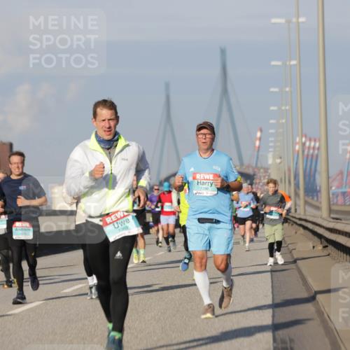 03.10.2025 - Köhlbrandbrückenlauf Jannik Wohlers http://msf.ph/oto/9081189 03.10.2025 09:54:30 Position 3 1367, 1286 meine-sportfotos.de