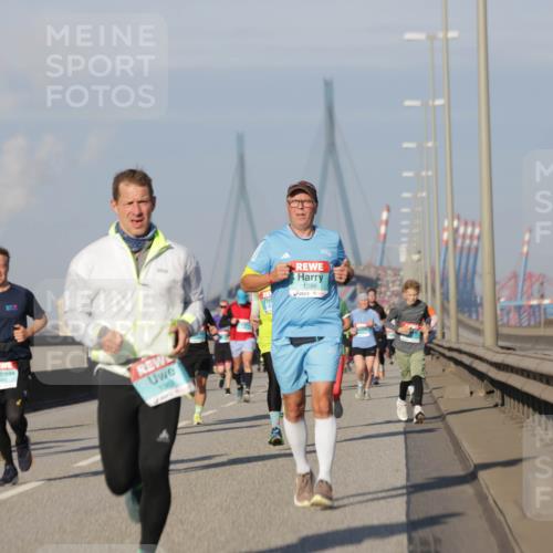 03.10.2025 - Köhlbrandbrückenlauf Jannik Wohlers http://msf.ph/oto/9081206 03.10.2025 09:54:30 Position 3 136, 1286 meine-sportfotos.de
