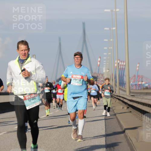 03.10.2025 - Köhlbrandbrückenlauf Jannik Wohlers http://msf.ph/oto/9081227 03.10.2025 09:54:30 Position 3 1367, 1286 meine-sportfotos.de
