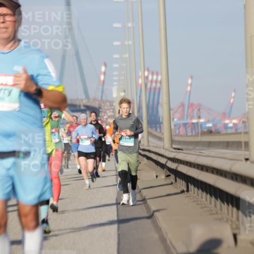 03.10.2025 - Köhlbrandbrückenlauf Jannik Wohlers http://msf.ph/oto/9081323 03.10.2025 09:54:33 Position 3 1288, 3707 meine-sportfotos.de
