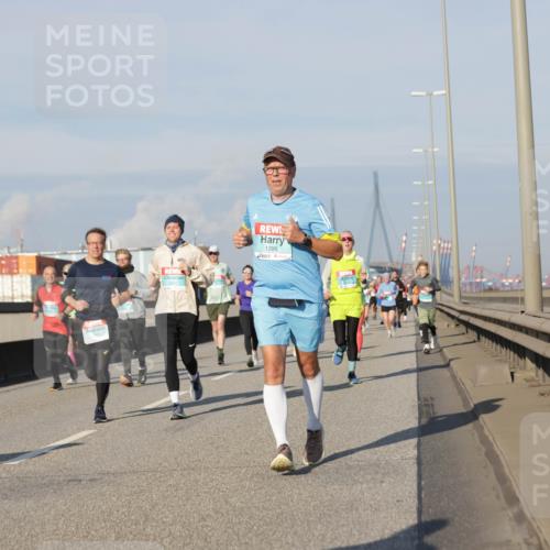 03.10.2025 - Köhlbrandbrückenlauf Jannik Wohlers http://msf.ph/oto/9081331 03.10.2025 09:54:33 Position 3 1286 meine-sportfotos.de