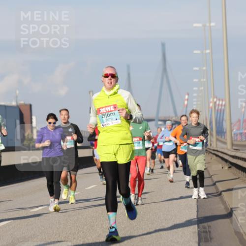03.10.2025 - Köhlbrandbrückenlauf Jannik Wohlers http://msf.ph/oto/9081393 03.10.2025 09:54:35 Position 3 2679 meine-sportfotos.de