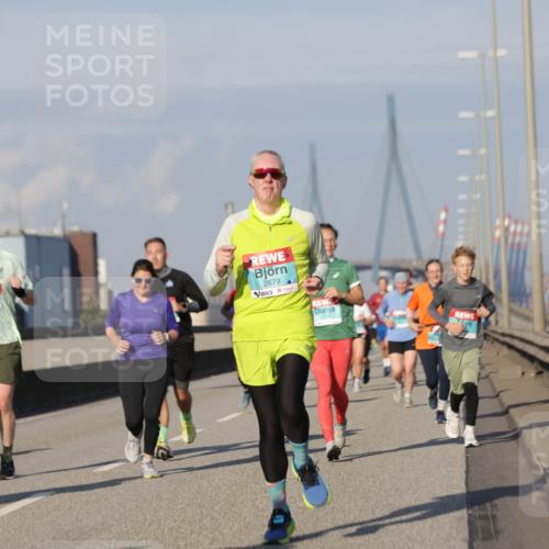 03.10.2025 - Köhlbrandbrückenlauf Jannik Wohlers http://msf.ph/oto/9081408 03.10.2025 09:54:35 Position 3 10, 2679 meine-sportfotos.de