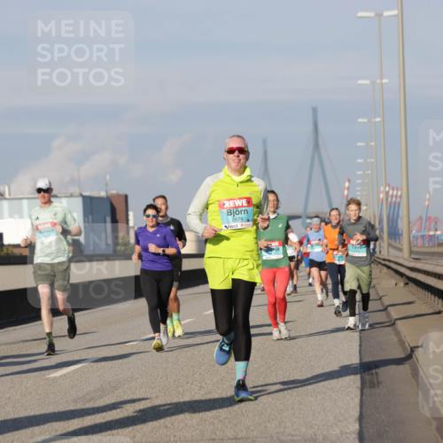03.10.2025 - Köhlbrandbrückenlauf Jannik Wohlers http://msf.ph/oto/9081432 03.10.2025 09:54:35 Position 3 7, 2679 meine-sportfotos.de