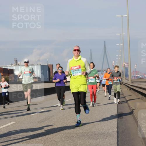 03.10.2025 - Köhlbrandbrückenlauf Jannik Wohlers http://msf.ph/oto/9081437 03.10.2025 09:54:36 Position 3 2027, 2679 meine-sportfotos.de