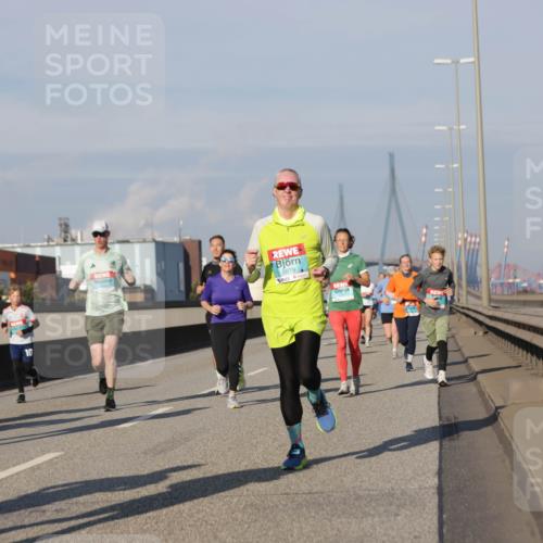 03.10.2025 - Köhlbrandbrückenlauf Jannik Wohlers http://msf.ph/oto/9081441 03.10.2025 09:54:36 Position 3 2027, 10, 2679 meine-sportfotos.de